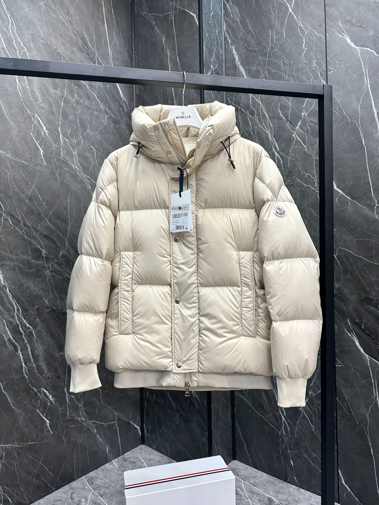 ⬆️Moncler Risler .90 . Lightweight . Risler ， 。 Risler ， 。 ， 。 • • • • • • • Size: 1-5. D 6773098630